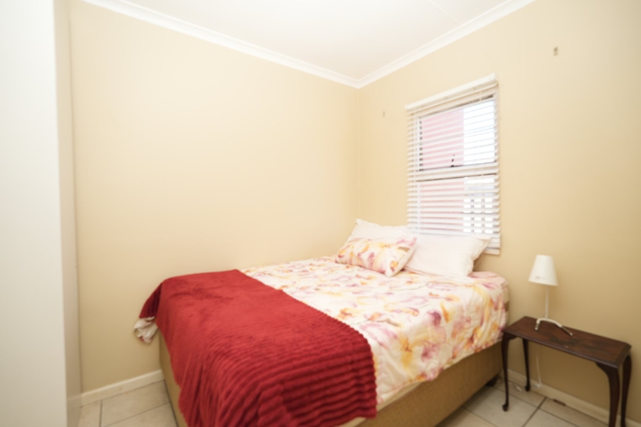 2 Bedroom Property for Sale in Pelican Park Western Cape